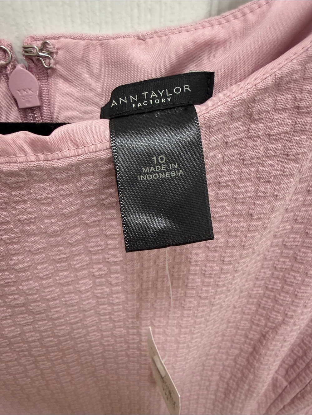 Ann Taylor Factory Dusty Rose Textured Sheath Dress - Picture 6 of 10